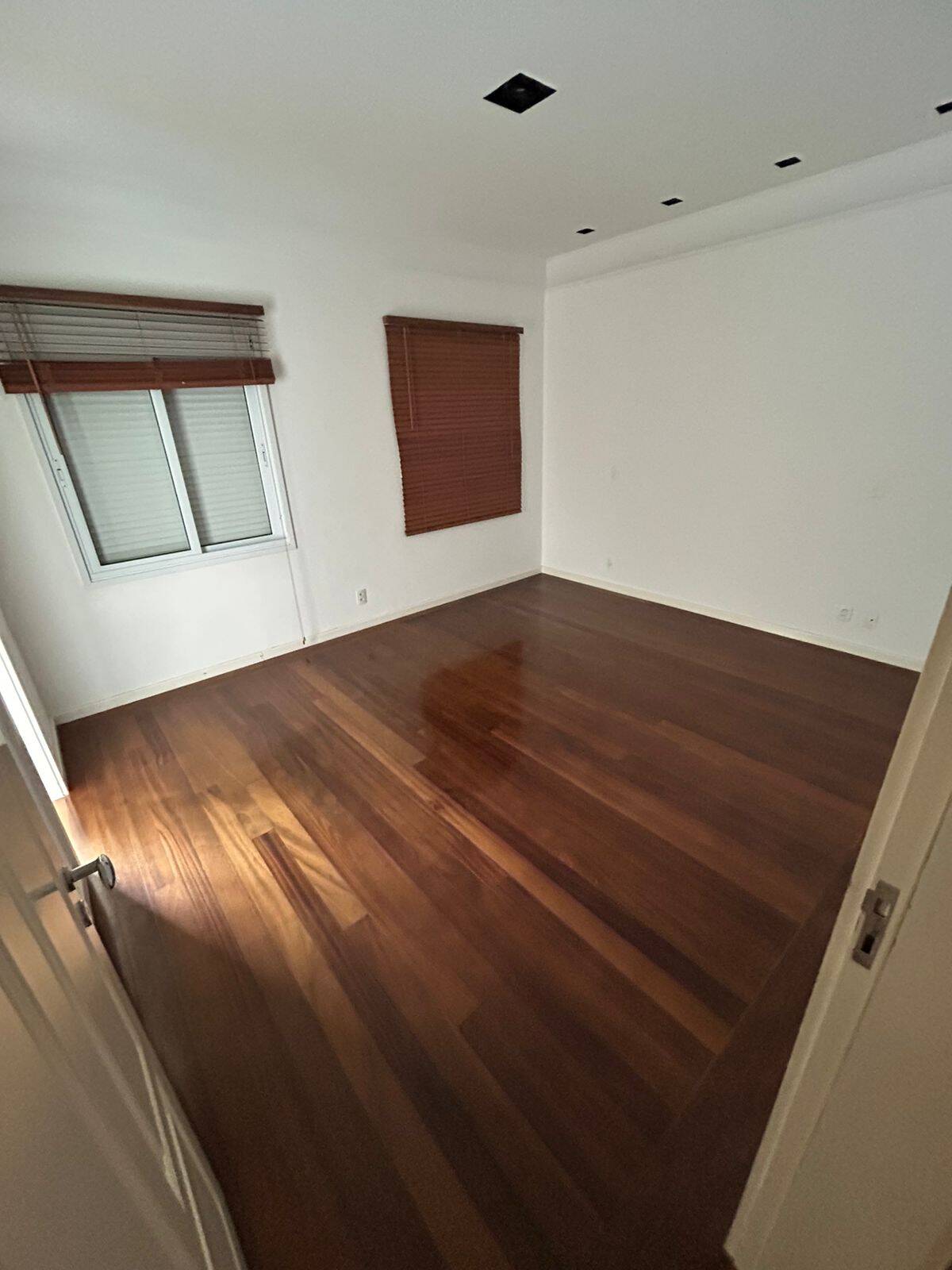 Casa para alugar com 4 quartos, 904m² - Foto 39