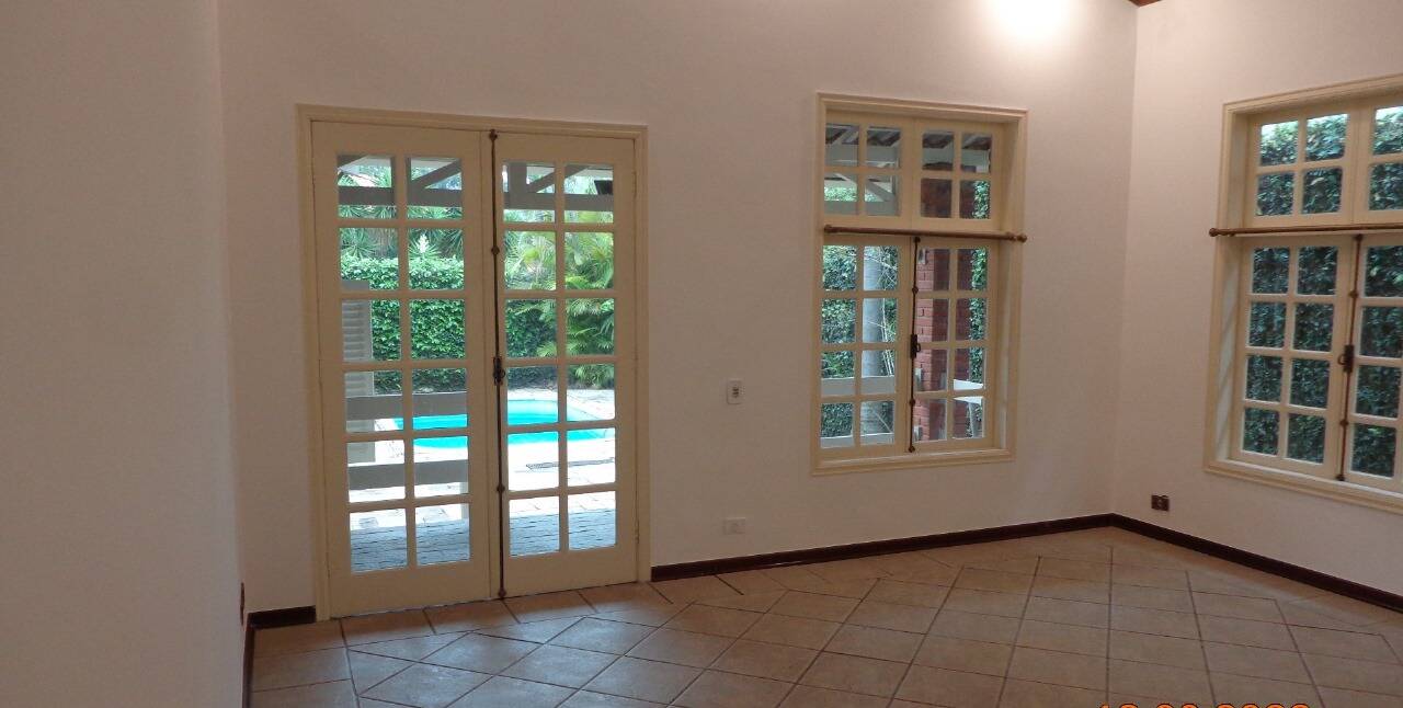 Casa para alugar com 4 quartos, 353m² - Foto 10