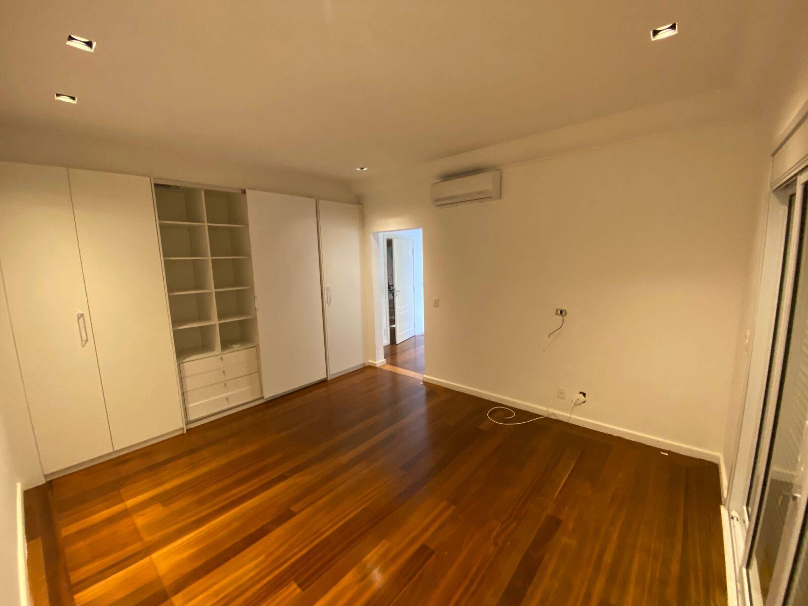 Casa para alugar com 4 quartos, 904m² - Foto 57