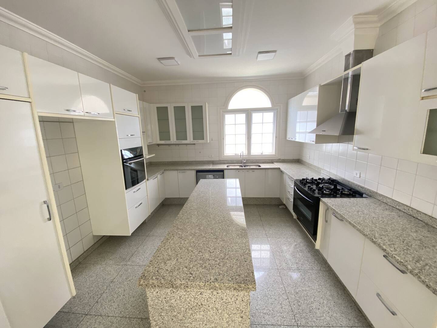 Casa para alugar com 4 quartos, 832m² - Foto 54