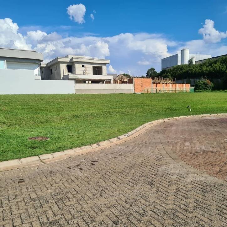 Casa à venda e aluguel com 4 quartos, 400m² - Foto 1