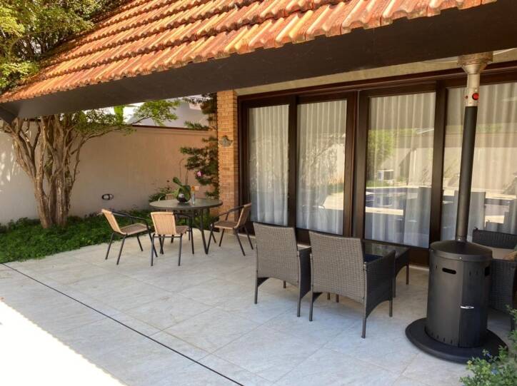 Casa à venda com 4 quartos, 580m² - Foto 2