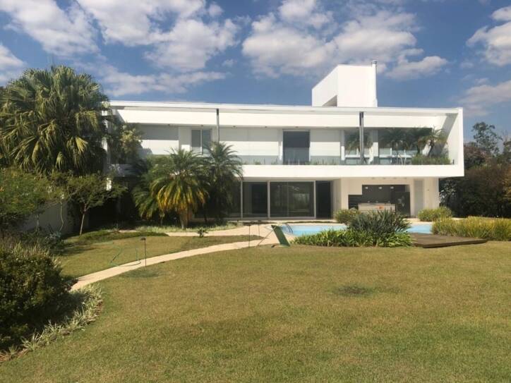 Casa à venda com 5 quartos, 861m² - Foto 1