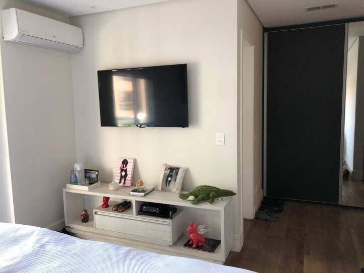 Apartamento à venda com 3 quartos, 202m² - Foto 9