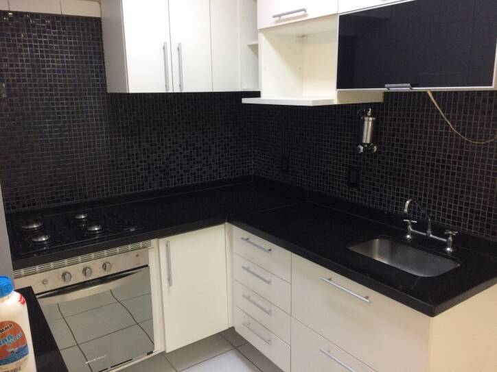 Apartamento para alugar com 3 quartos, 196m² - Foto 2