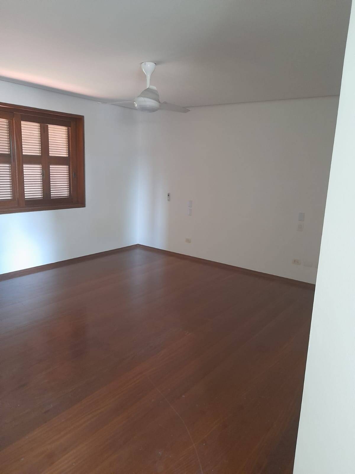 Casa à venda com 5 quartos, 600m² - Foto 4