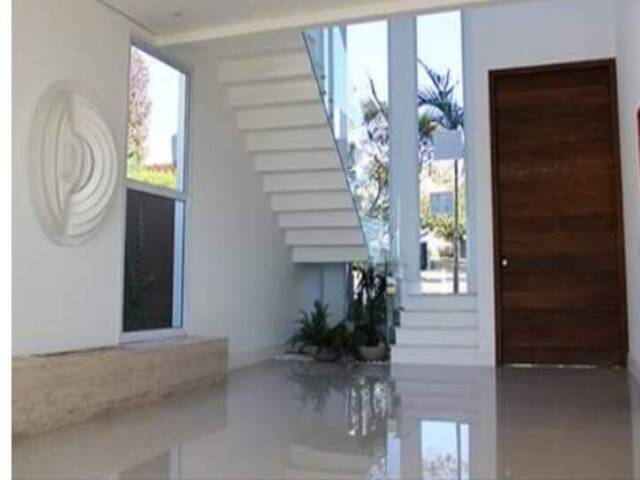 Casa para Venda em Santana de Parnaíba - 1