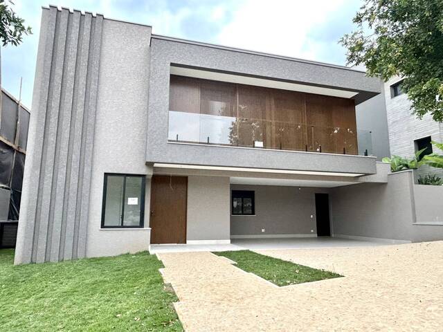 Casa para Venda em Santana de Parnaíba - 1