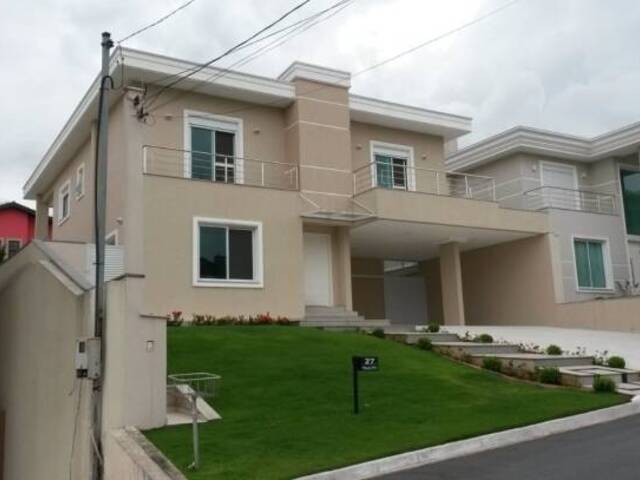 Casa para Venda em Santana de Parnaíba - 1